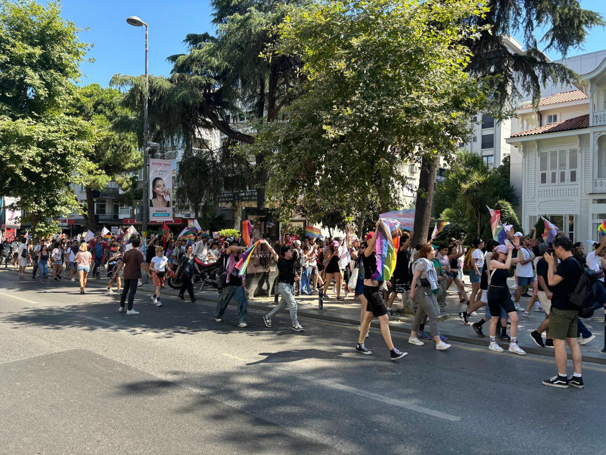 Onur Yürüyüşü Bağdat Caddesi'nde gerçekleşti